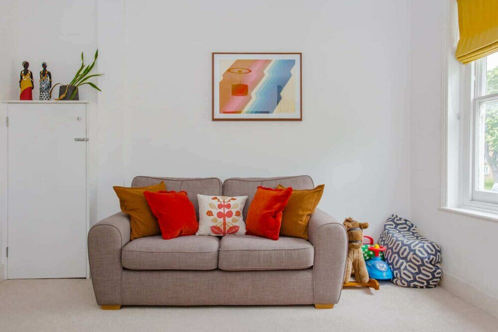 Фото Bright and Airy 3 Bedroom Maisonette in South London