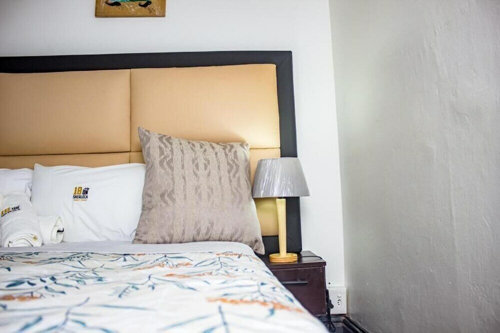 Фото 18 On Sherlock