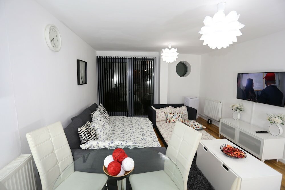 Фото 2 bed Riverview Bridge House Apartment