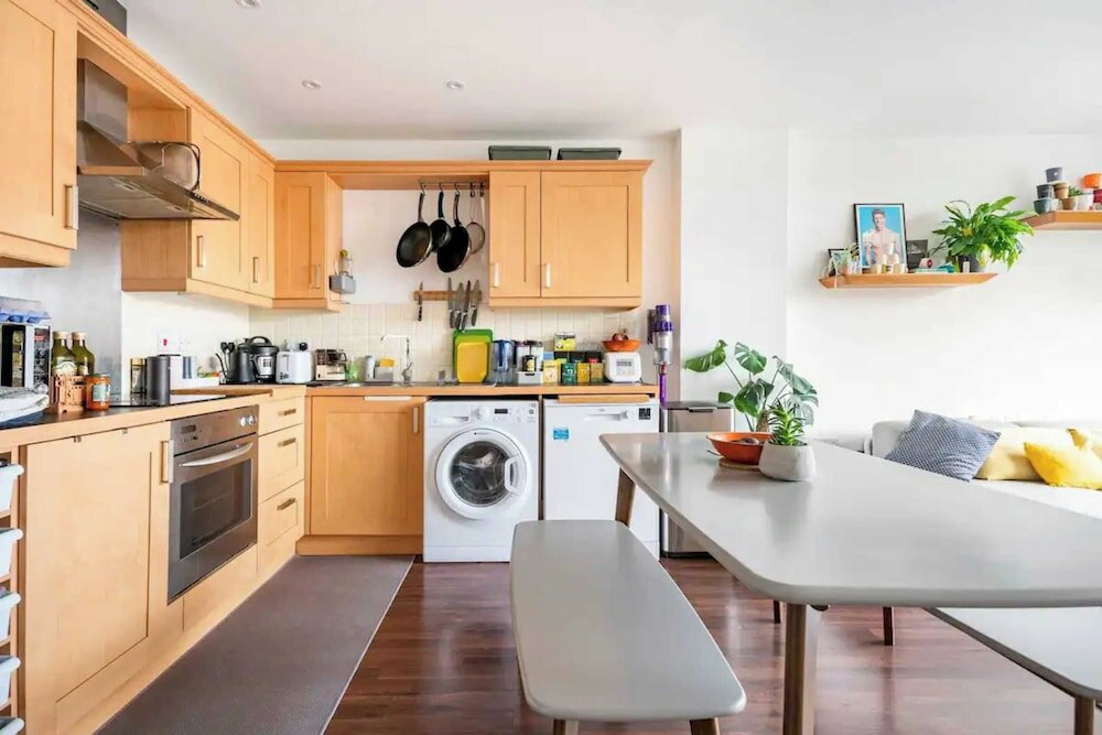 Фото Vibrant & Modern 1bd Flat - Hackney