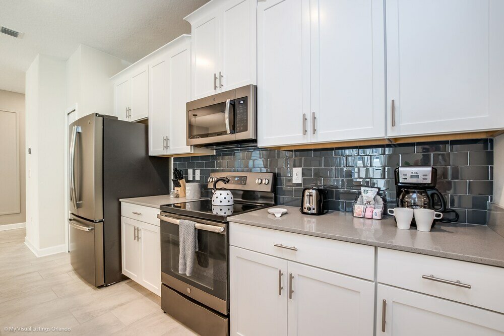 Фото Stylish Home w Private Pool, 10 Min. From Disney!