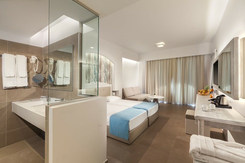 Фото Aeolos Beach Hotel