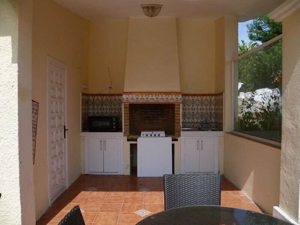 Фото Great Villa Close To Beach - Marbella