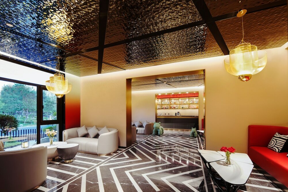 Фото Radisson Red Beijing Universal Resort