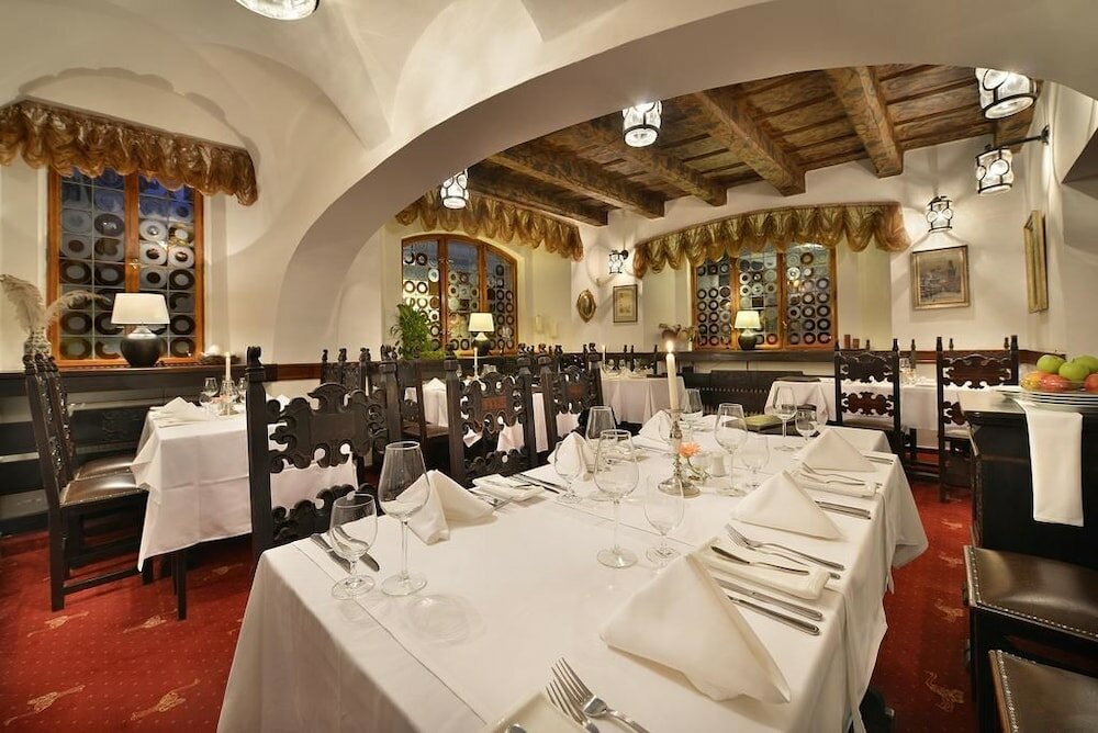 Фото Hotel U Tri Pstrosu