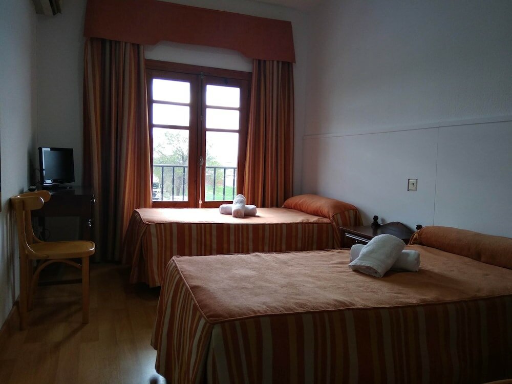 Фото Hostal Restaurante El Quijote