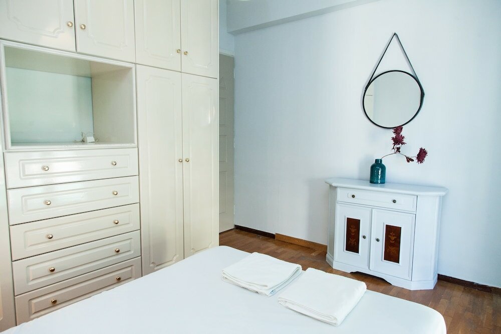 Фото Brand new apt in central Athens