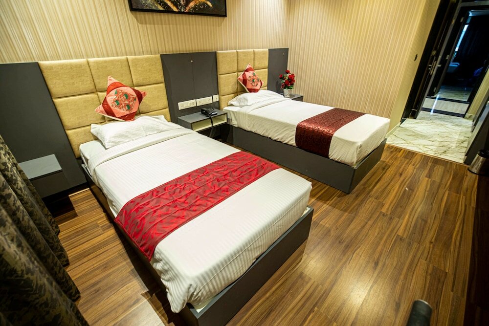 Фото Grand Seasons - The Business Hotel