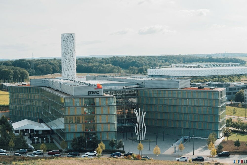 Фото Stylish Luxurious Apt w Pool & Gym Id214