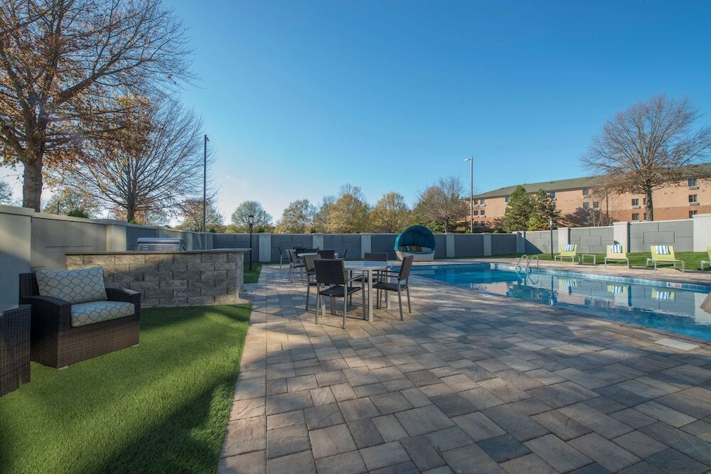 Фото DoubleTree by Hilton Winston Salem - University