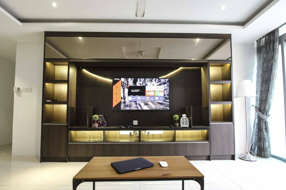 Фото Taragon Bintang Suites by StayHub Type 1