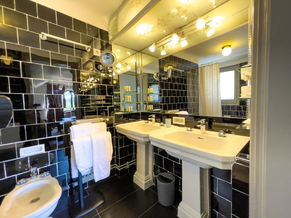 Фото Angelats Hotel