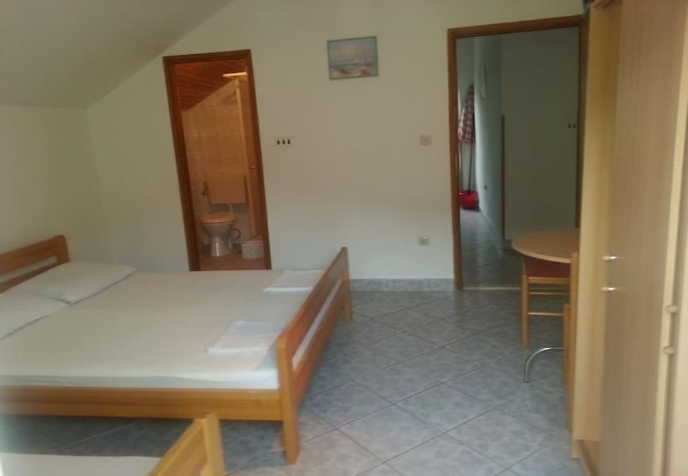 Фото Vido - 150 m From Beach - A2