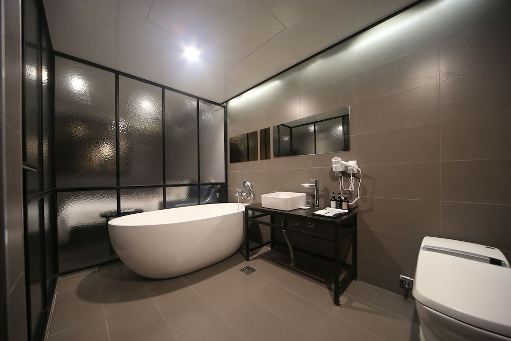 Фото Brown Dot Hotel Beomil