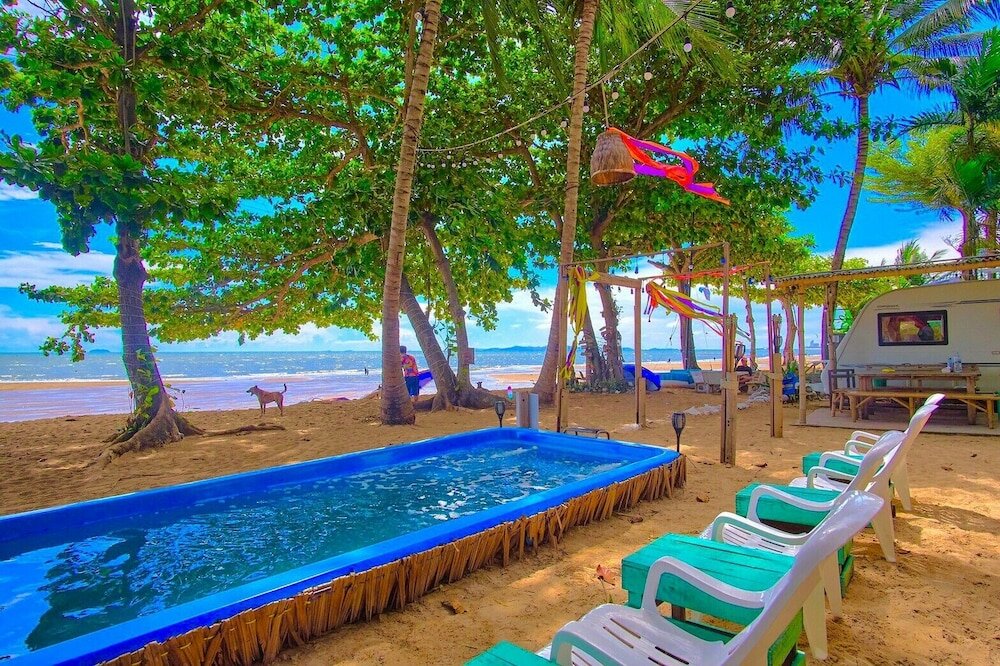 Фото Beach House Camp