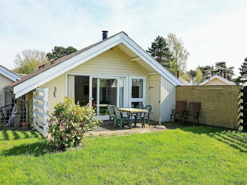 Гостиница 4 Person Holiday Home in Askeby