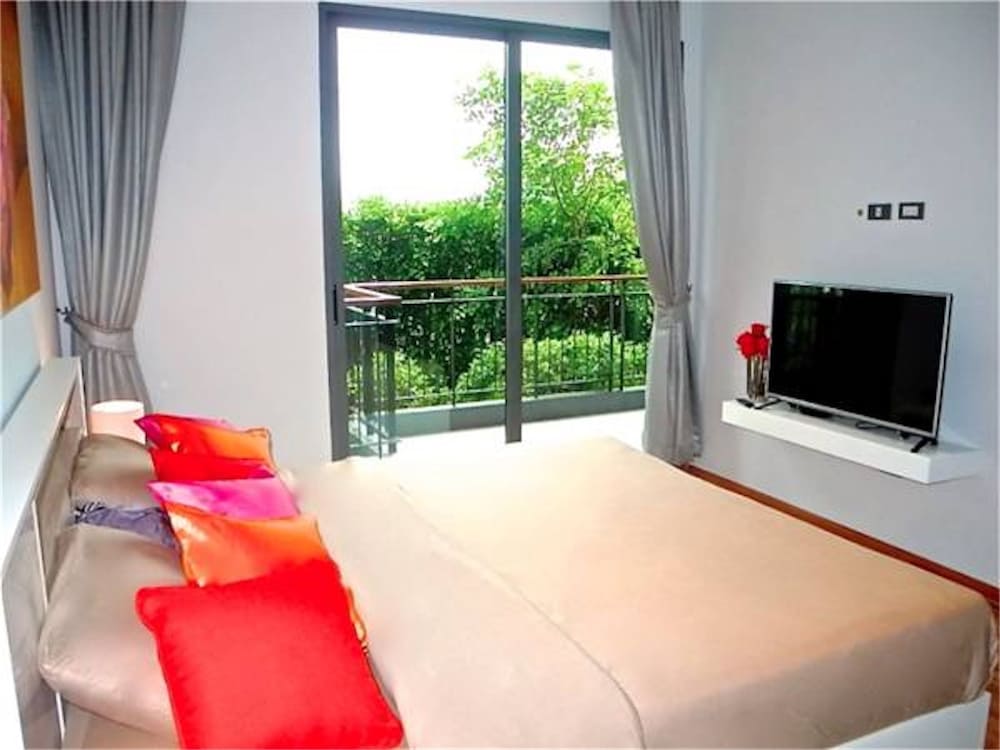 Фото Emerald Patong 1 bedroom Modern Apartment