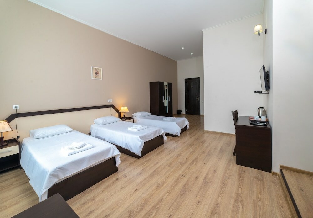 Фото 146405643499