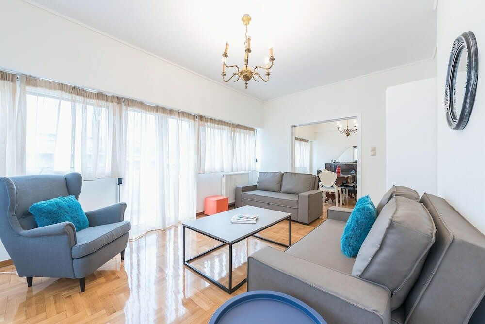 Фото Spacious Holiday Family Home by Cloudkeys