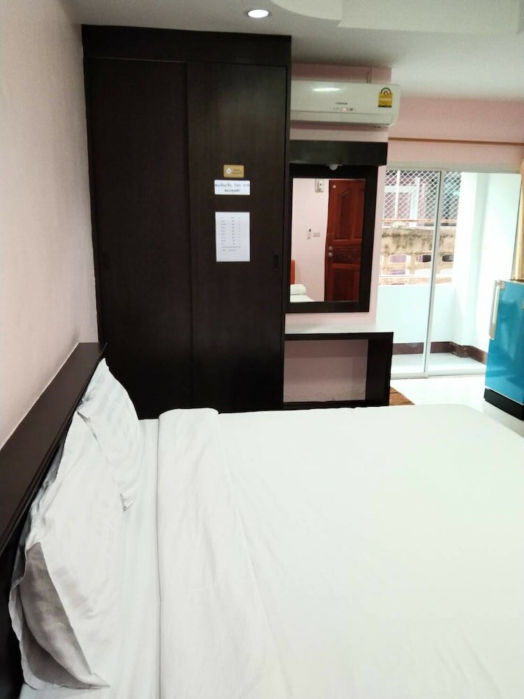 Фото OYO 75399 Choktipparat Place