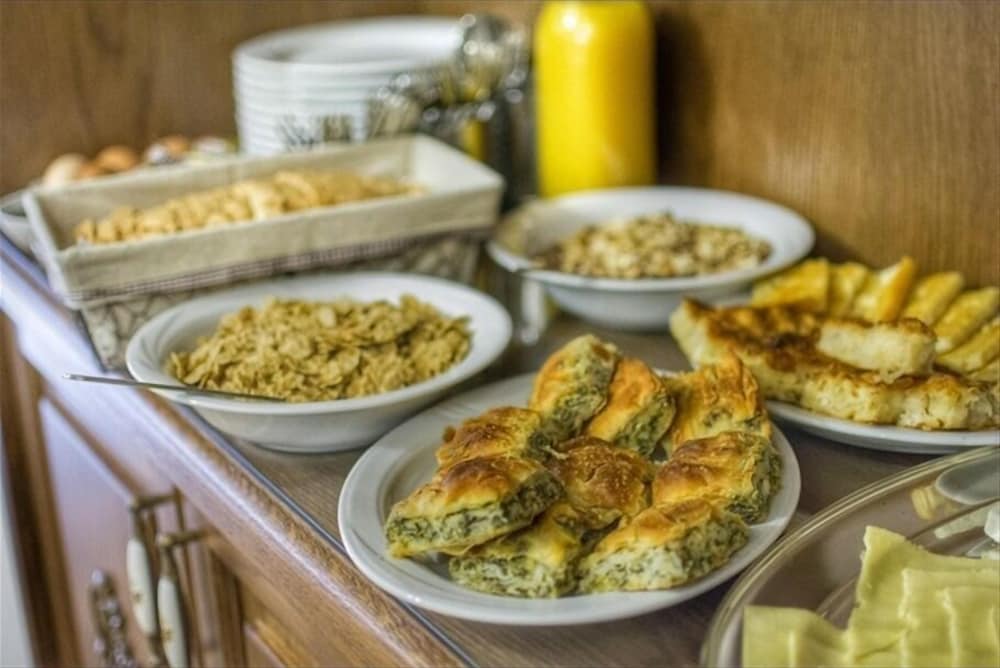 Фото Hotel pool bar Tsigoura