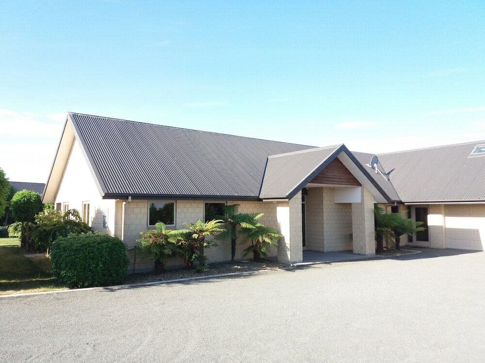 Фото Claremont Country Lodge B&b