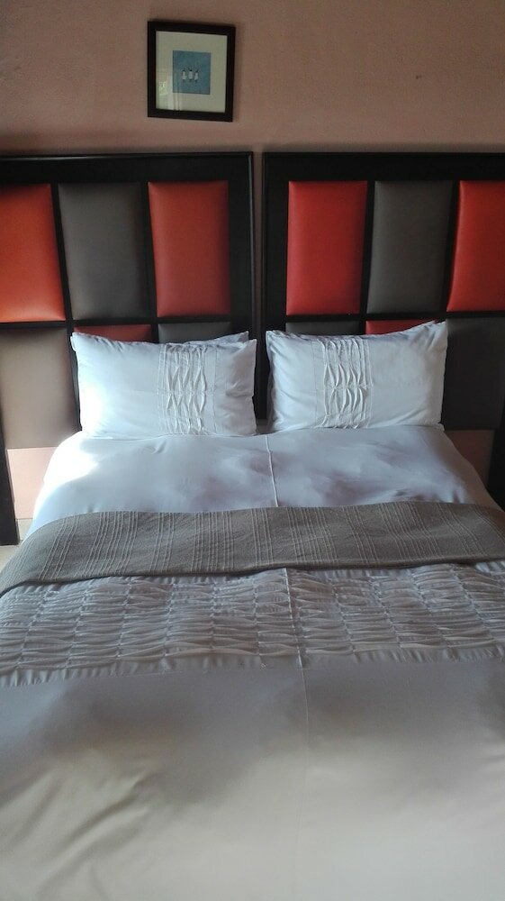 Фото Mambedi Country Lodge