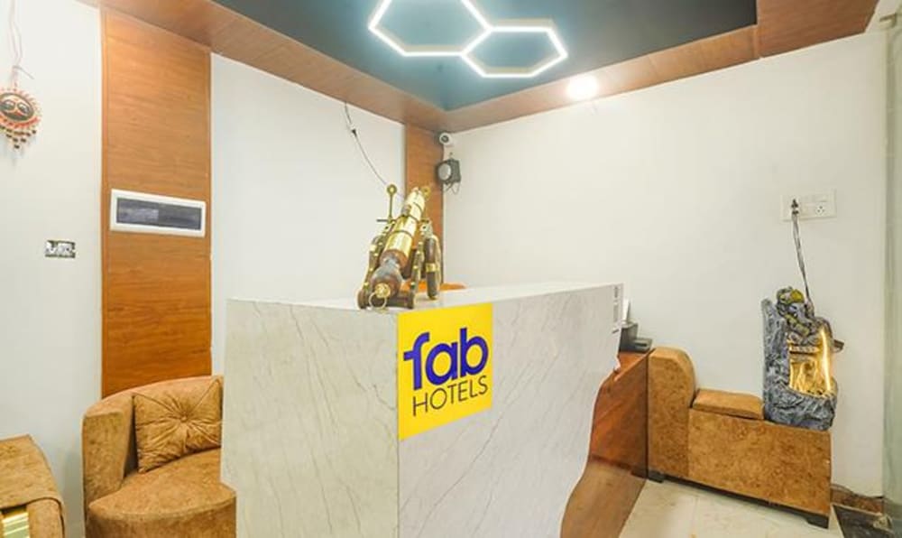 Фото Fabhotel Midnight Inn