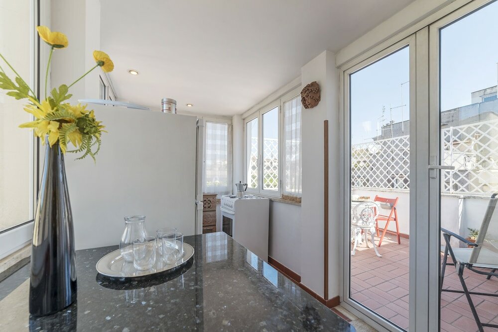 Фото VIA dei Cartari