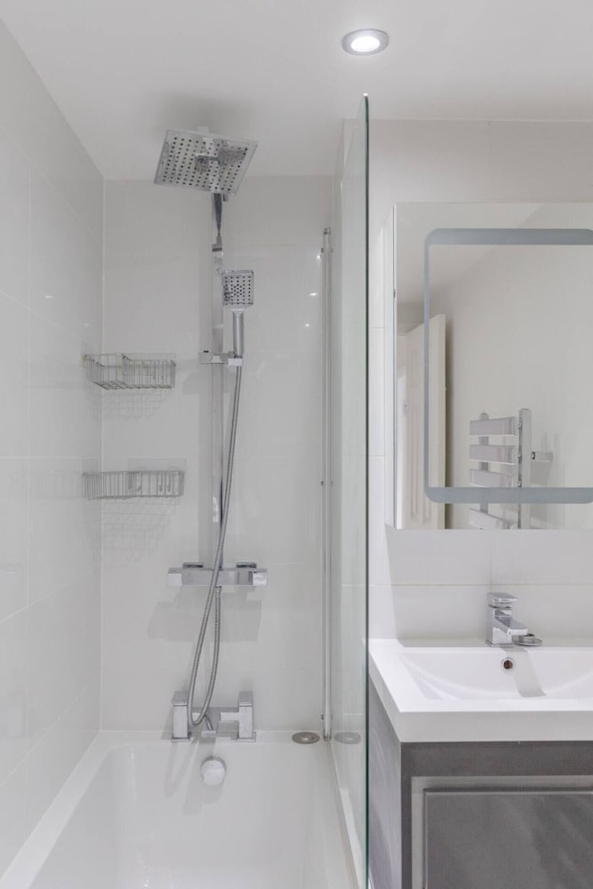 Фото Peaceful 2 Bedroom Flat in West Kensington