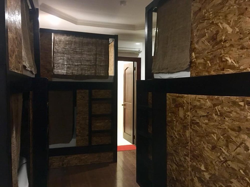 Фото Spinning Cat Hostel - Adults Only