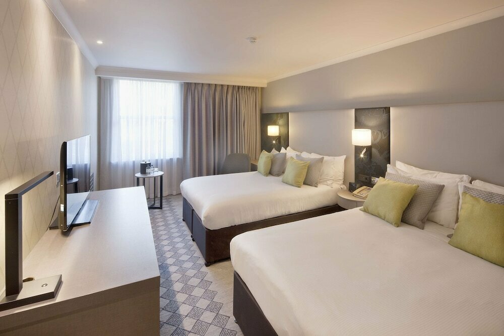 Hotel DoubleTree by Hilton London Kensington, London, photo