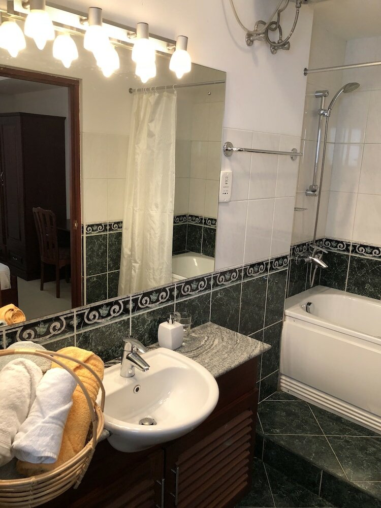 Фото Hedges Court Residencies Colombo City