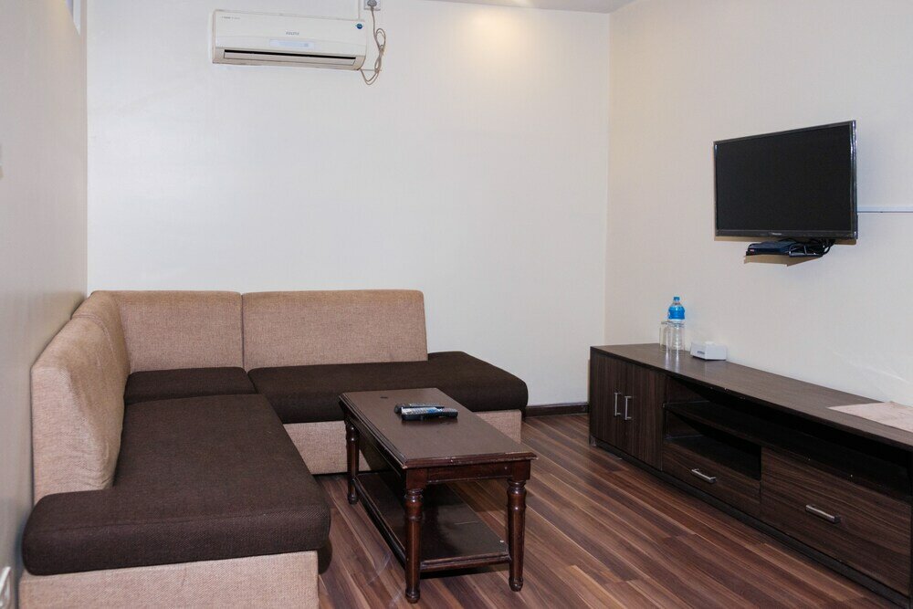 Фото Forbes Hotel and Apartment