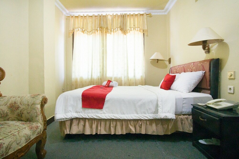 Фото RedDoorz Plus near Pelabuhan Bitung