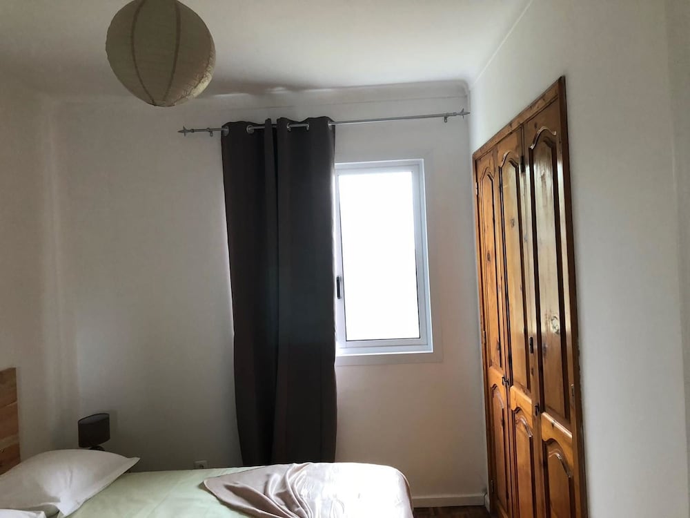 Фото House With 2 Bedrooms in Pico da Pedra, With Wonderful sea View and Enclosed Garden Near the Beach