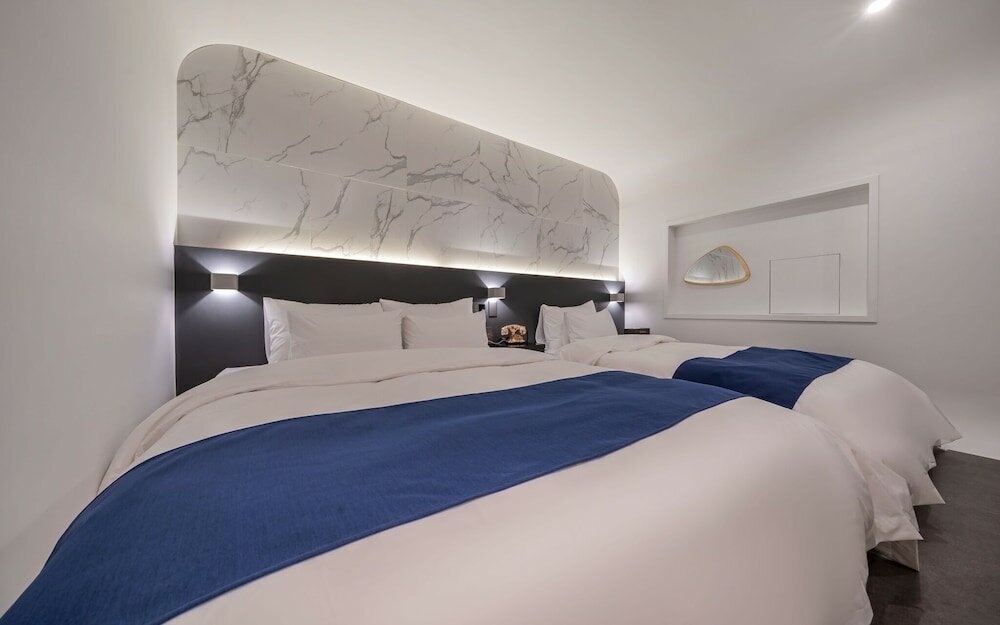 Фото Saturn Hotel