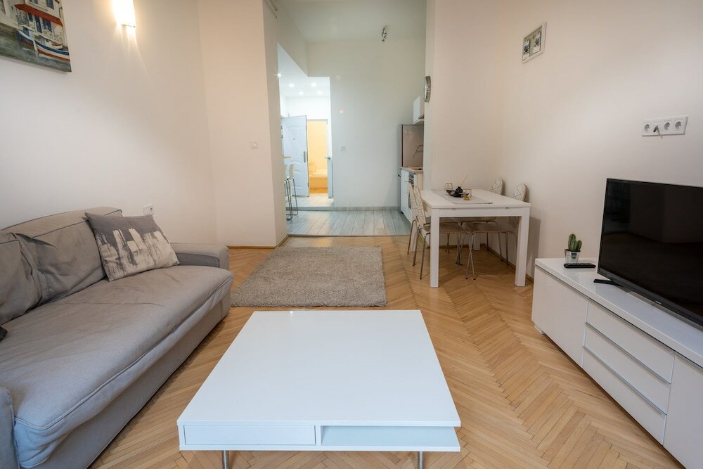 Фото Lie On Me Lazy Simon