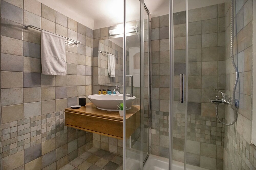 Фото Neoclassical Apartment near Syntagma - Plaka by Ghh