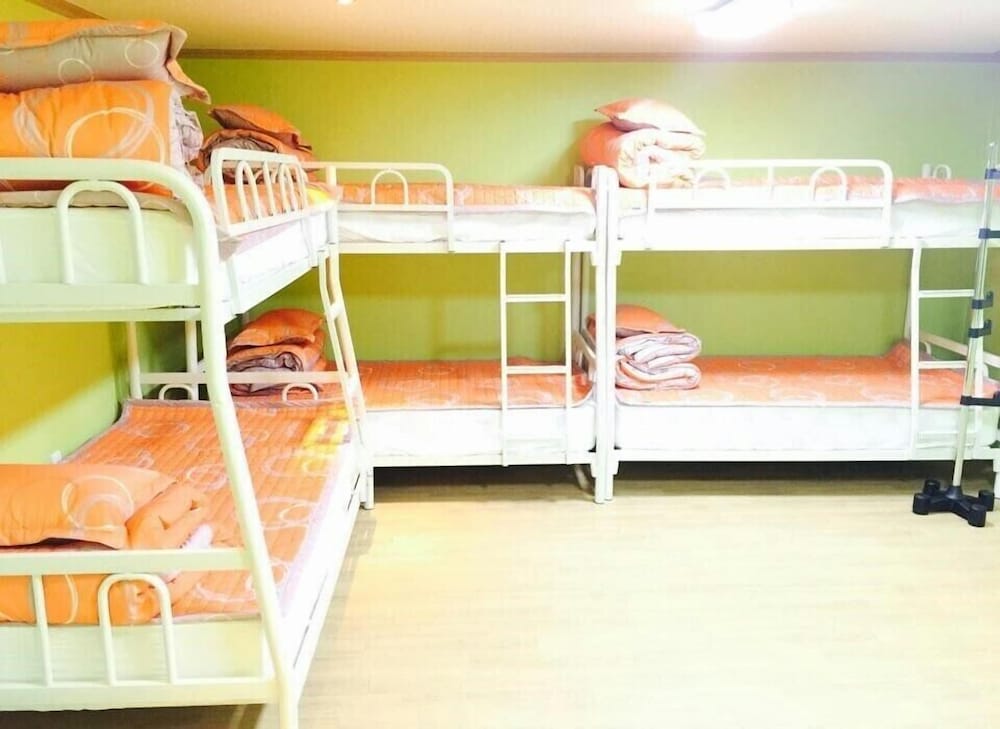 Фото Yeosuro Guesthouse - Hostel