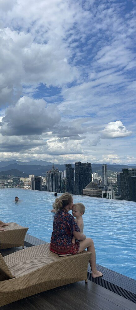 Фото The Hollwood Suites at Platinum