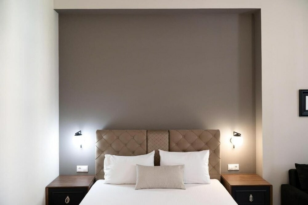 Фото Black Onyx Comfort Suites