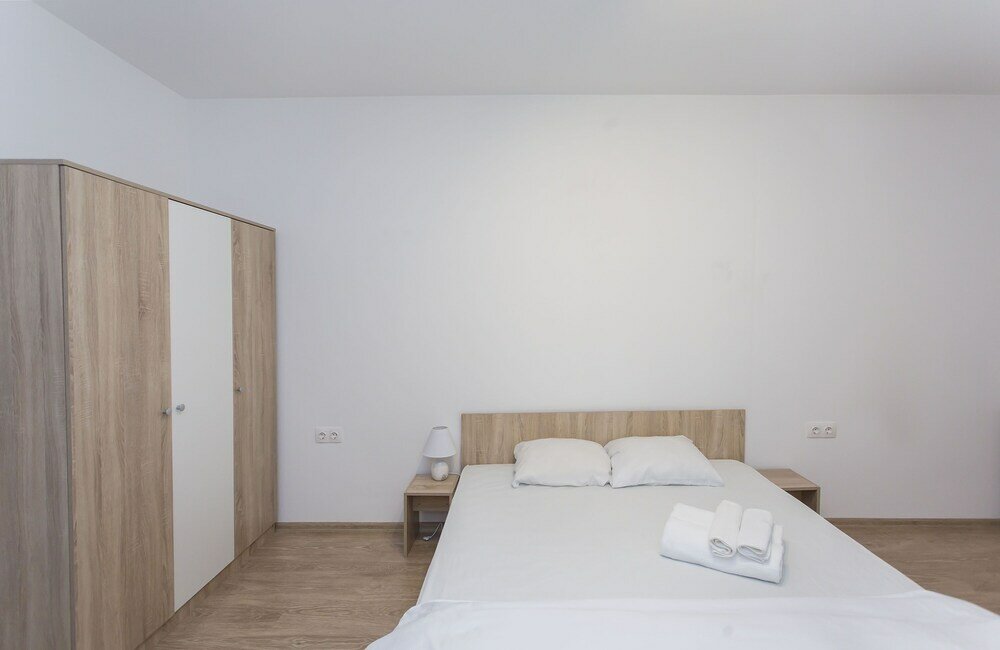 Фото Bright 1bdr Apartment Near Center - Free Parking