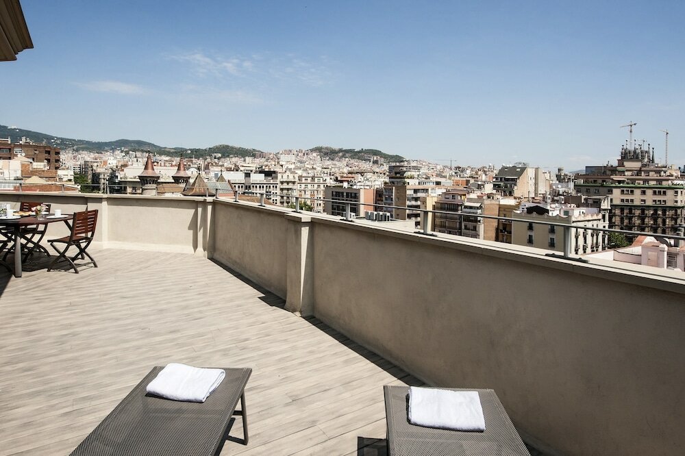 Фото The Corner Apartments by Aspasios