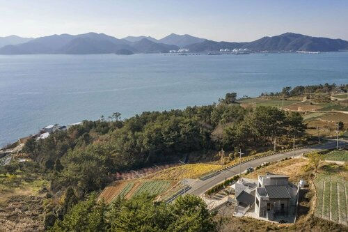Гостиница Namhae Butkokgiljinaseo