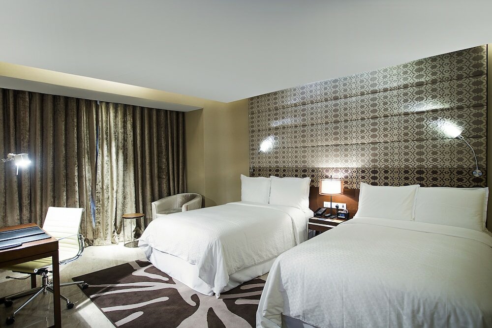 Фото Crowne Plaza Dhaka Gulshan by IHG Hotel