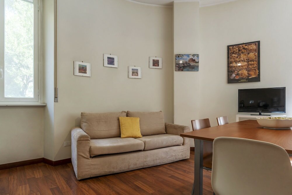 Фото Piazza Re di Roma Apartment