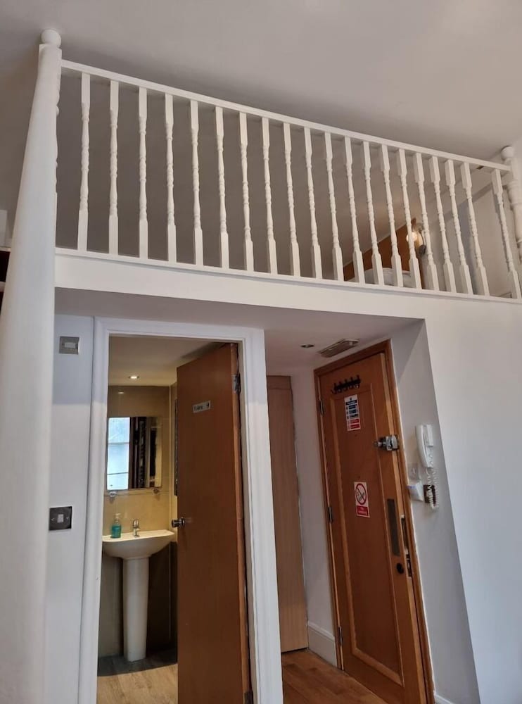 Фото 80 Inverness Terrace