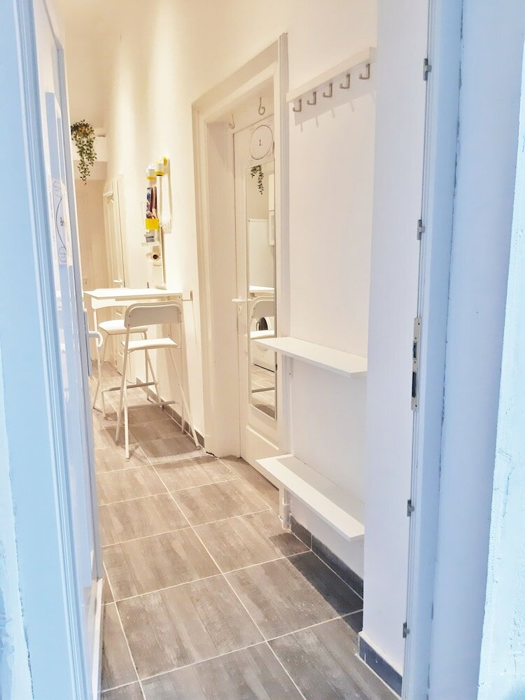 Фото Bright Side Apartment