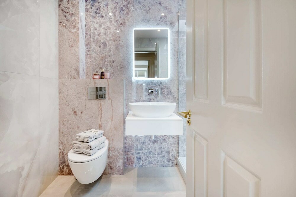 Фото Marble Arch Suite 8-hosted by Sweetstay